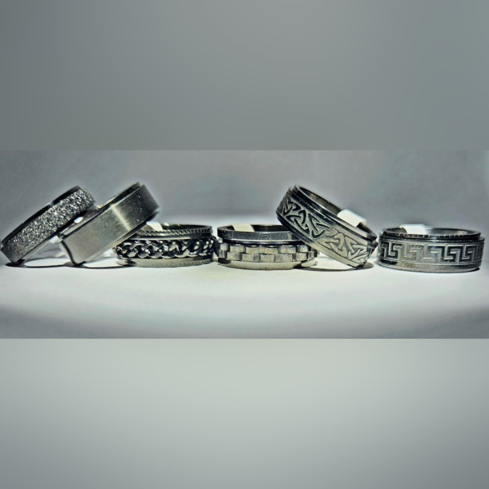 NEW MENS RING SET
